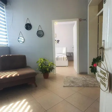 بيت شباب Helios Hotel&hostel شكودر