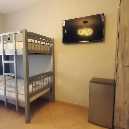 Helios Hotel&hostel Ostello *