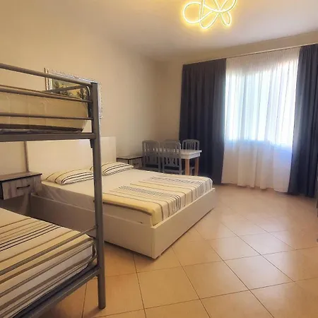 Helios Hotel&hostel ホステル Shkodër
