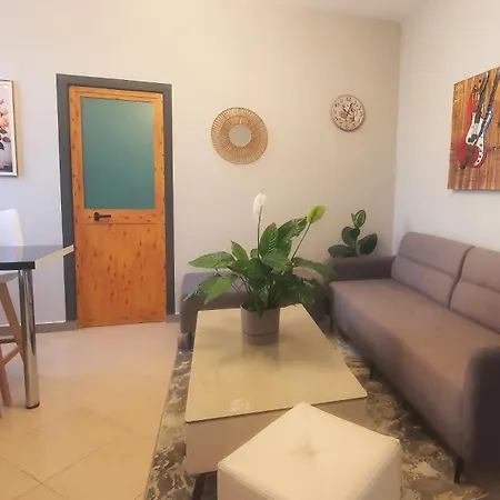 Helios Hotel&hostel ホステル Shkodër